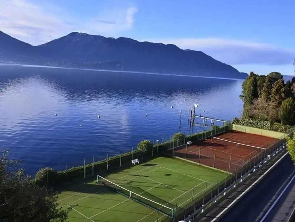 Anna in a Residential Complex With Lake View and Pool in Oggebbio