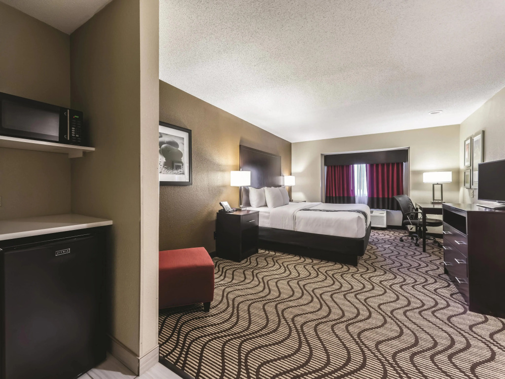 La Quinta by Wyndham Collinsville - St. Louis