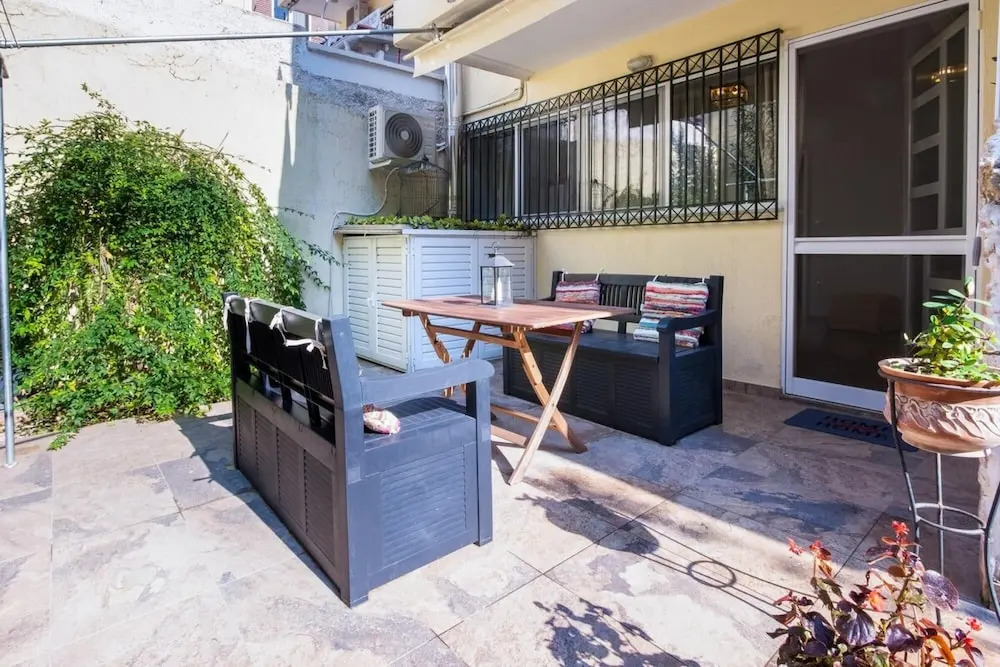 Alimos Bright Apartment Near the Beach