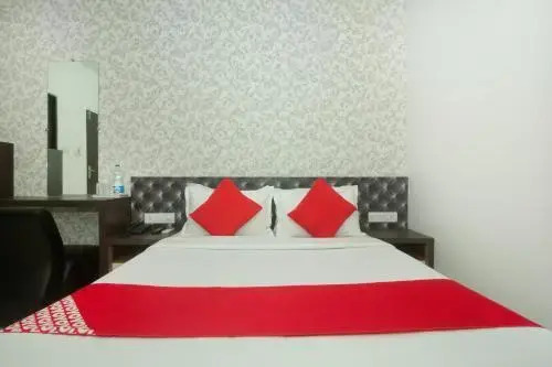 OYO 19847 Hotel Star Residency
