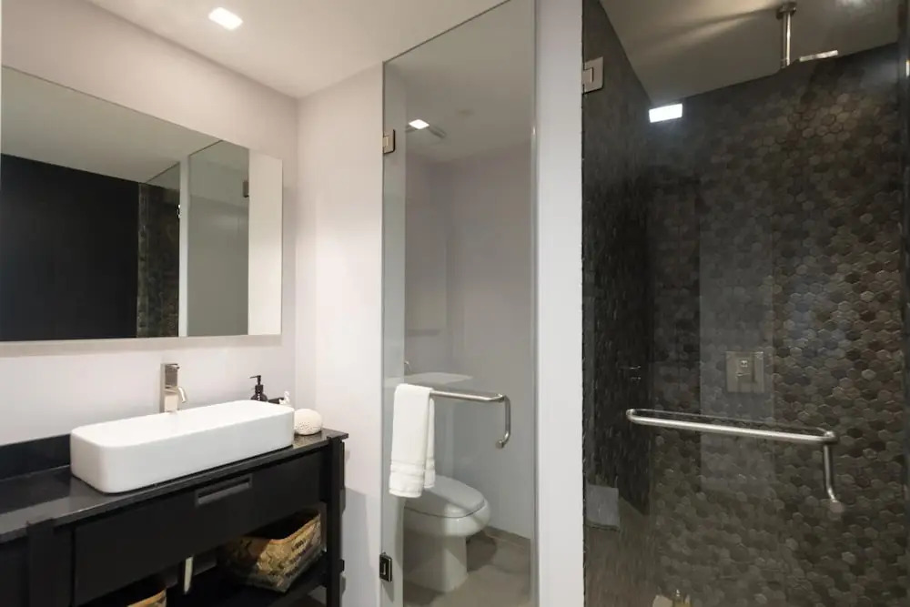 Sailview 703 Romantic Zone Rooftop Pool Ocean Views