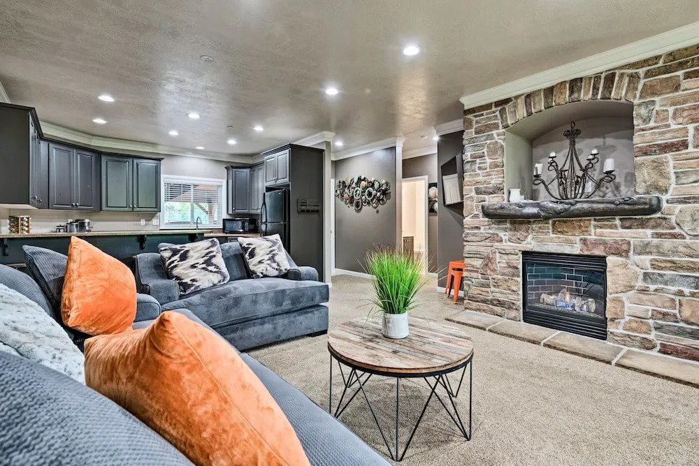 Renovated Condo 8 Miles to Snowbasin Ski Resort!