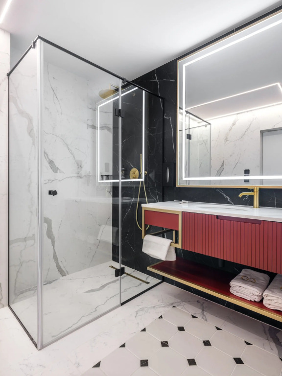 Hotel Golden Queen