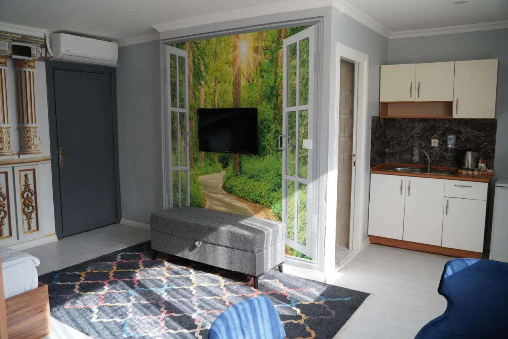 Heraldic Room Hotel