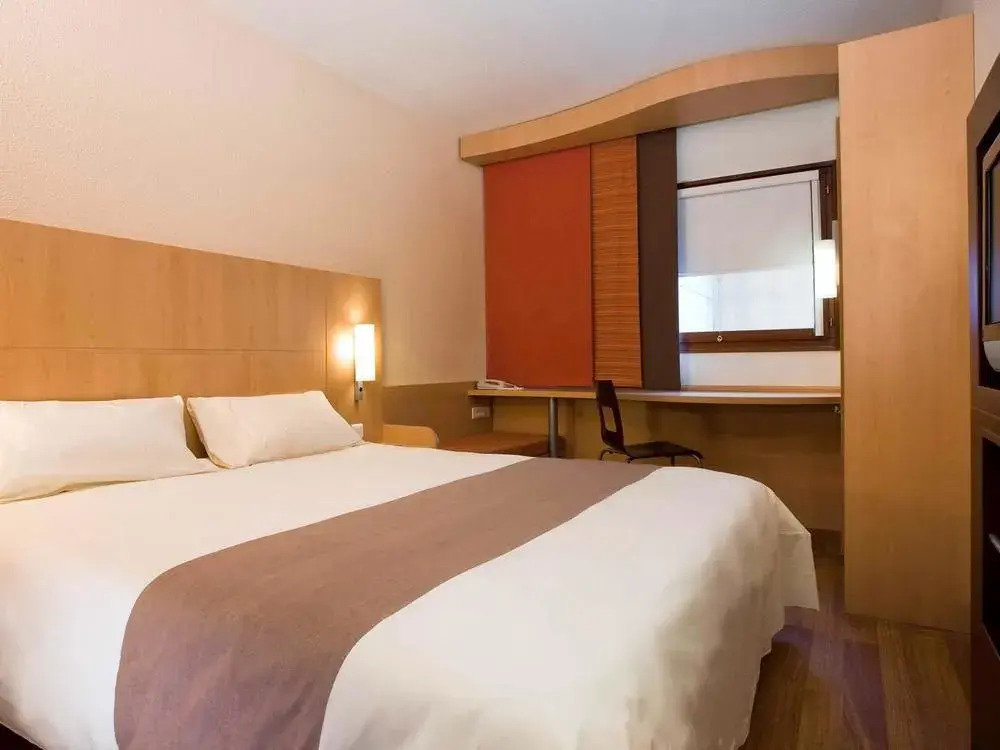 Ibis Chongqing Ranjiaba