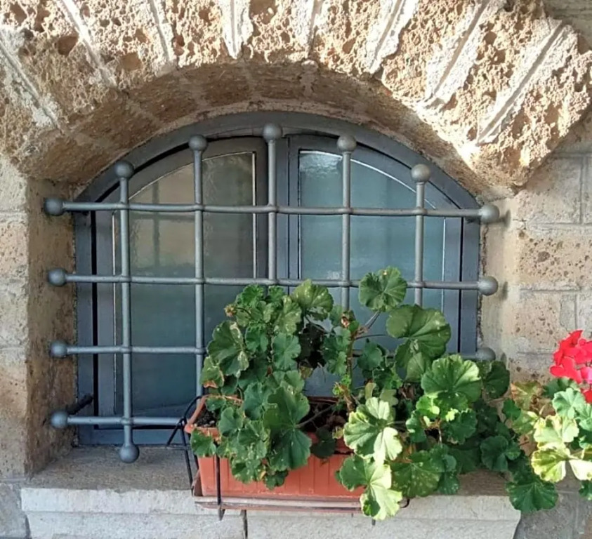 La Casa Sull'aia,AV