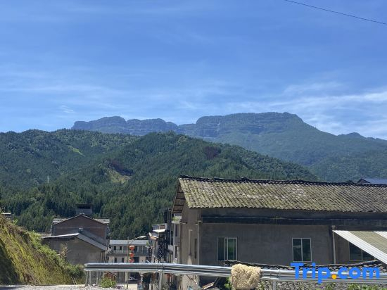 Looking for Banshan Holiday B&B (Wawushan Scenic Area Branch)