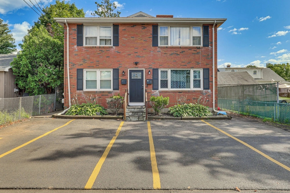 Modern Middletown Retreat, Minutes to Downtown!