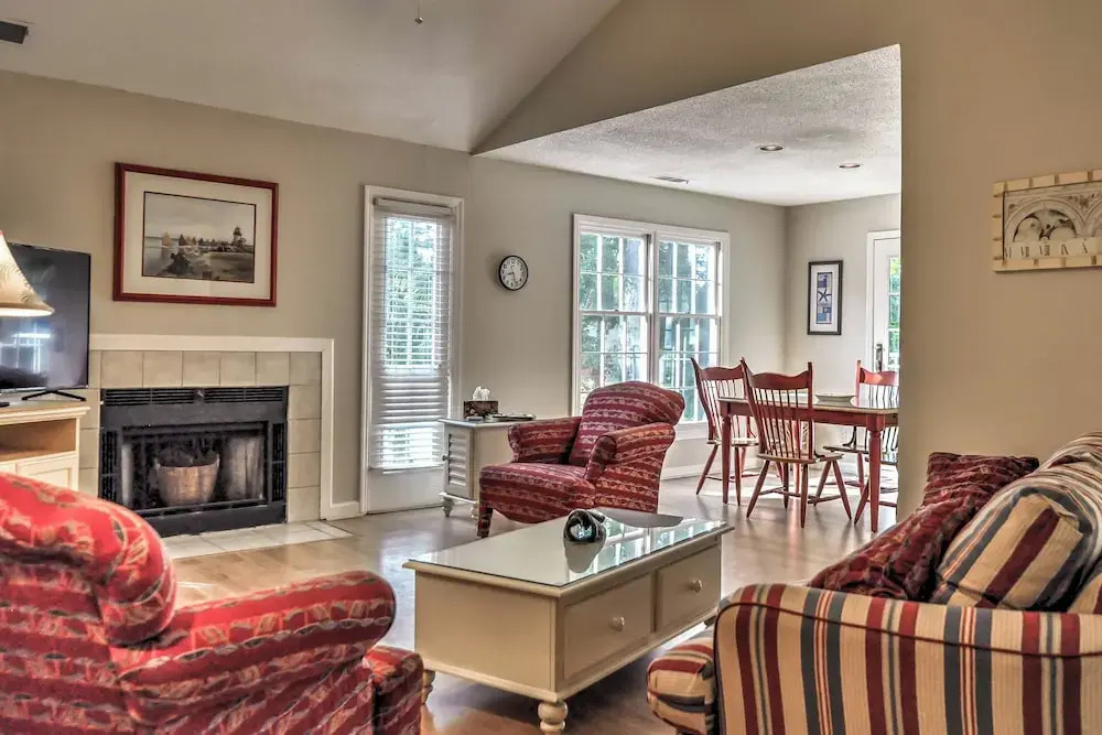 Beach & Pool Access: Golf Villa in Hilton Head