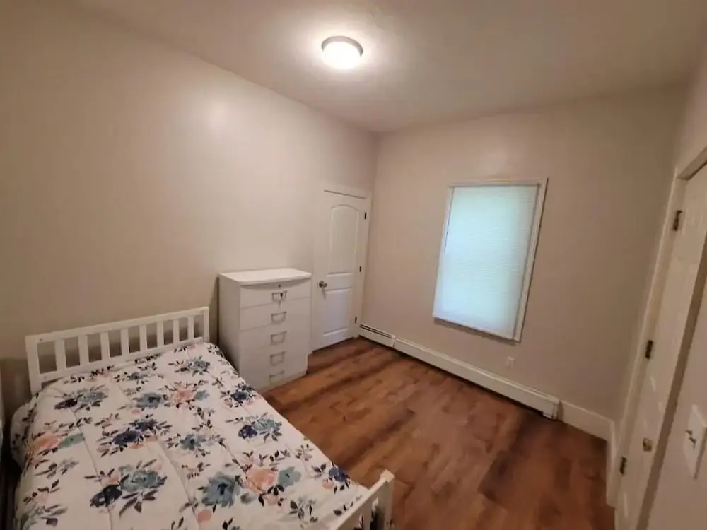 Bedrooms Near Fenway & Downtown Boston