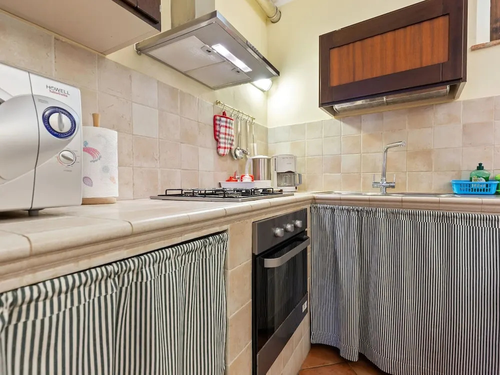Quaint Holiday Home in Siena with Hot Tub