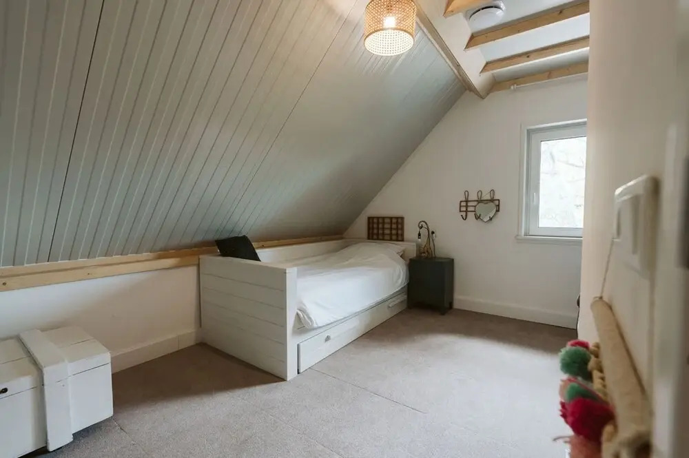 Large, Elegantly Furnished Holiday Home With Lots of Privacy on a Family Park