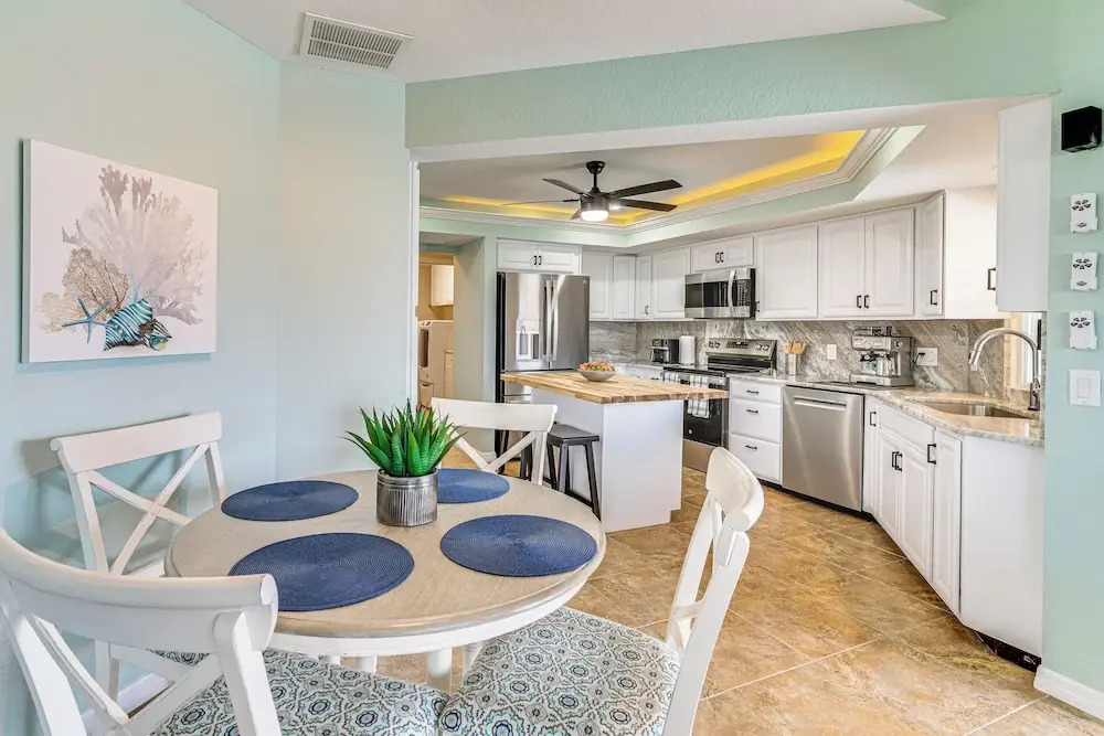 Heated Saltwater Pool & Dock: Port Charlotte Home