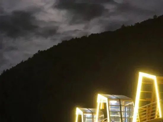 Luobu Starlight · Verdant · Valleys Luxury Camp Hotel (Kangding Xinduqiao Town)