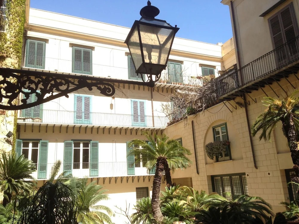 Palazzo Artale Holiday Homes