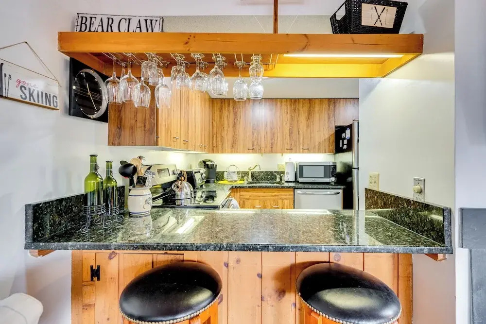 Pet-friendly Loon Mountain Condo w/ Deck + Grill!