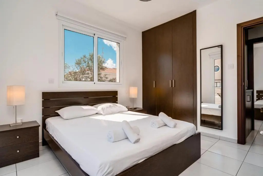 Lovely 2 Bedroom Family Apartment w/ Pool