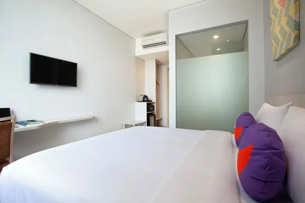 Fox Lite Hotel Cikarang