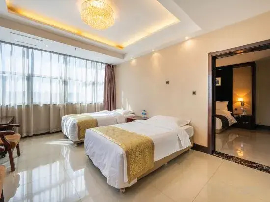 East River International Hotel