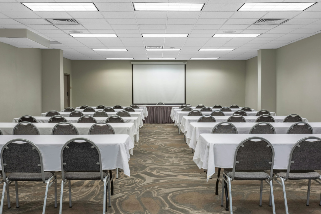 Holiday Inn Rockford I-90&Rt 20 State St by IHG