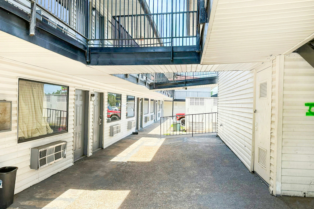 Luxury Inn By OYO Albany