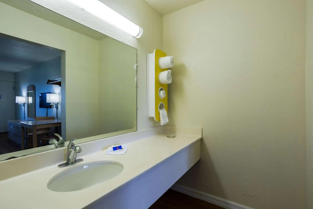 Motel 6-Spring Hill, FL - Weeki Wachee