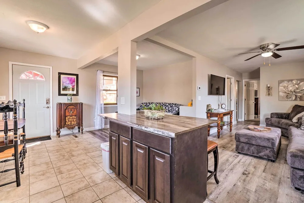 Rockaway Beach House w/ Fire Pit & River View!