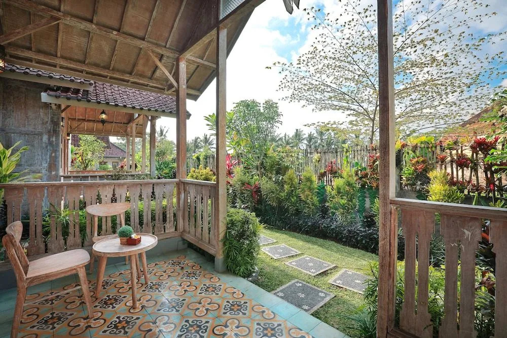 Ubud Glassy Villa by Pramana Villas