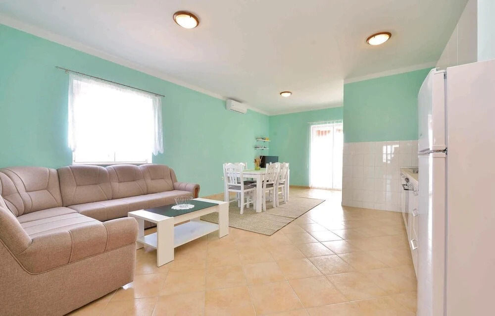 Stunning Home in Debeljak With Wifi and 6 Bedrooms