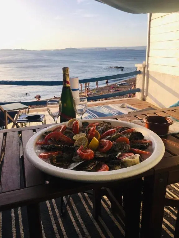 Chouette Cabanon sur la plage vue mer et terrasse privée