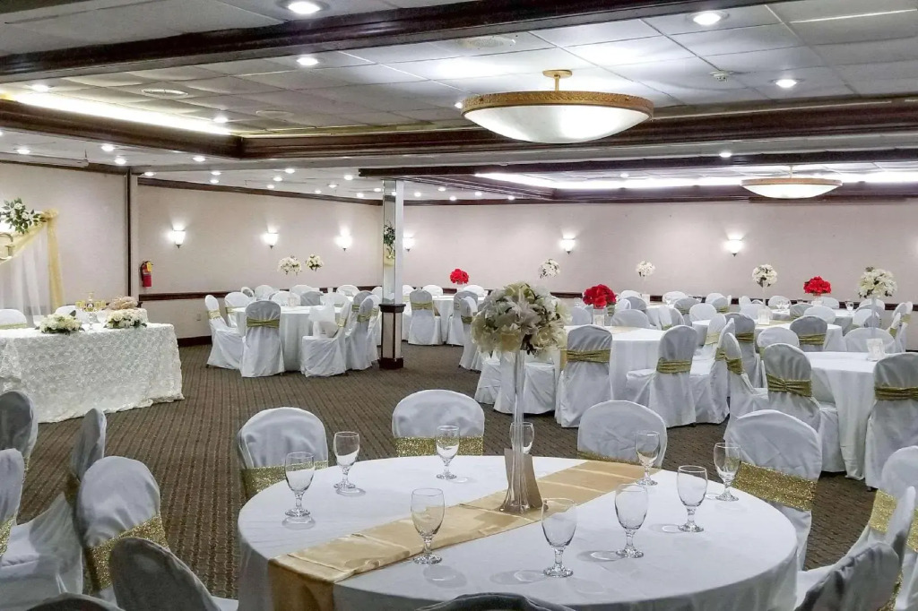 Clarion Inn & Suites Florence - Darlington