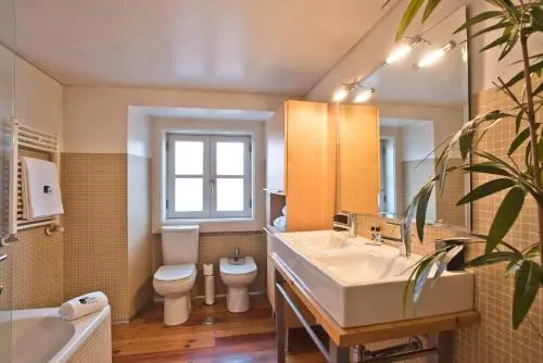 Bmyguest - Downtown Luxury Apartment