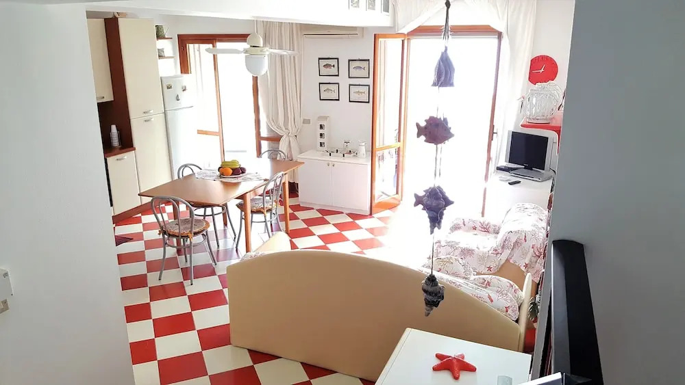 Holiday House Viriola Rossa