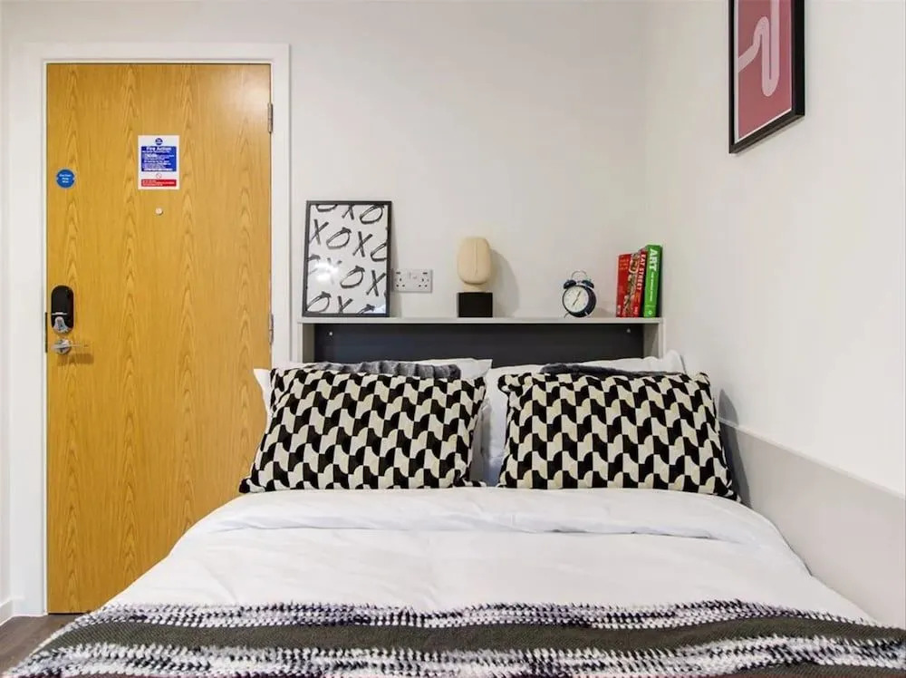 Ensuite Rooms STUDENTS Only - CANTERBURY - Campus Accommodation