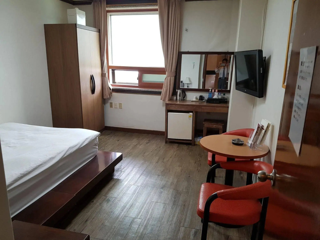 Youngbin Hotel