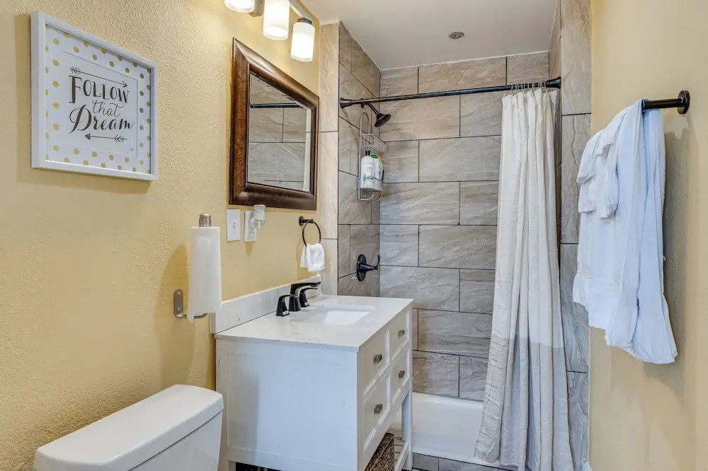 9 Mi to Fort Harrison State Park: Apt in Indy