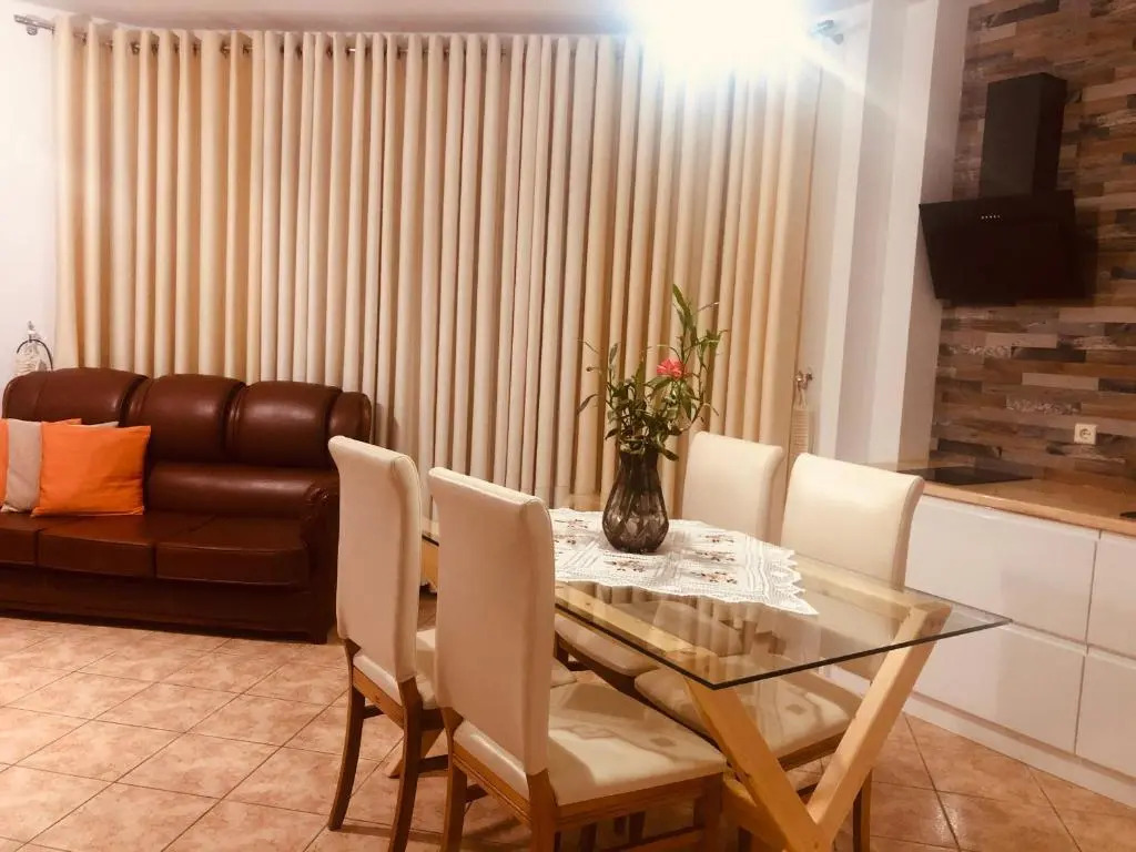 Flora Apartments Sarande