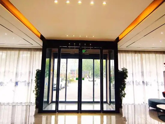 Xingyue Smart Cinema Hotel (Xixia Century Square Branch)