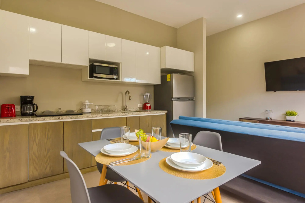 Wonderful Apartment in Playa del Carmen | Sunbeds, Swimming Pool & Rooftop | Near 5th Avenue
