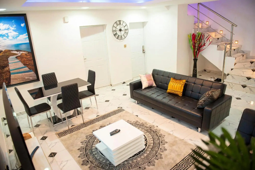 Cc & Cg Homes Luxury 3 Bedrooms Apart-24Hrs Elect WIFI Security
