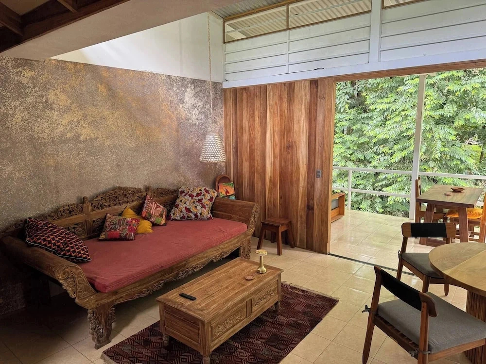 Casa Luminosa - Jungle Pool Villa Near the Beach