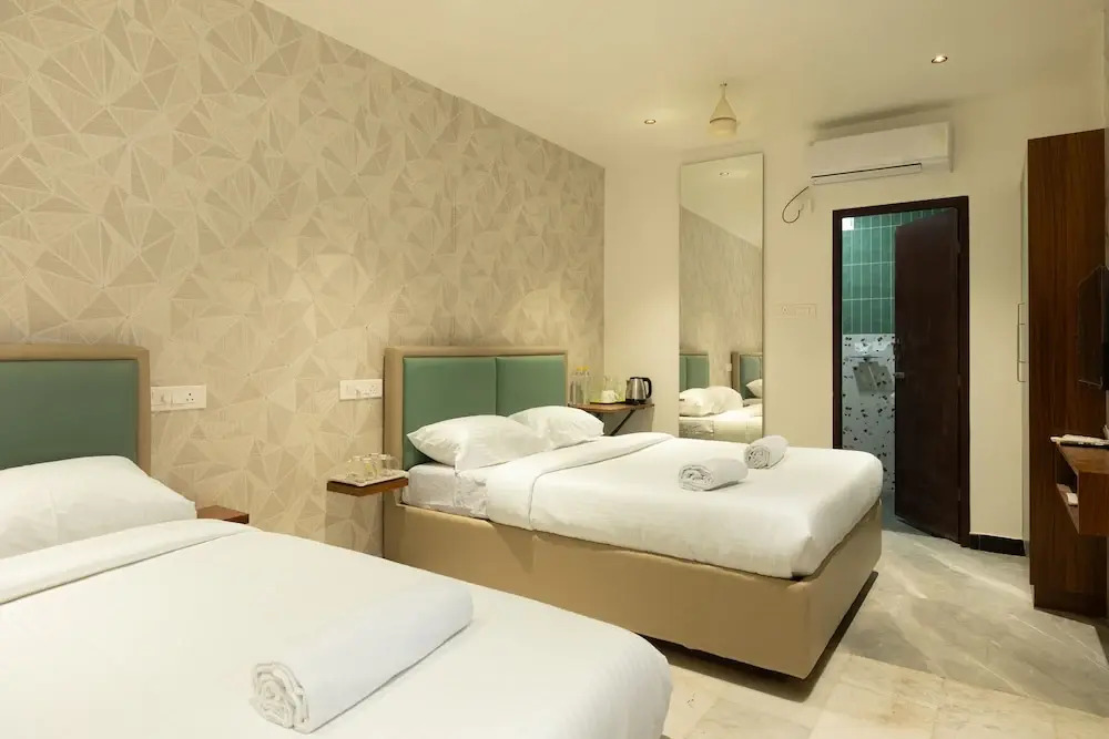 Sri Varee Residency- Near to KMCH hospital & Coimbatore Airport