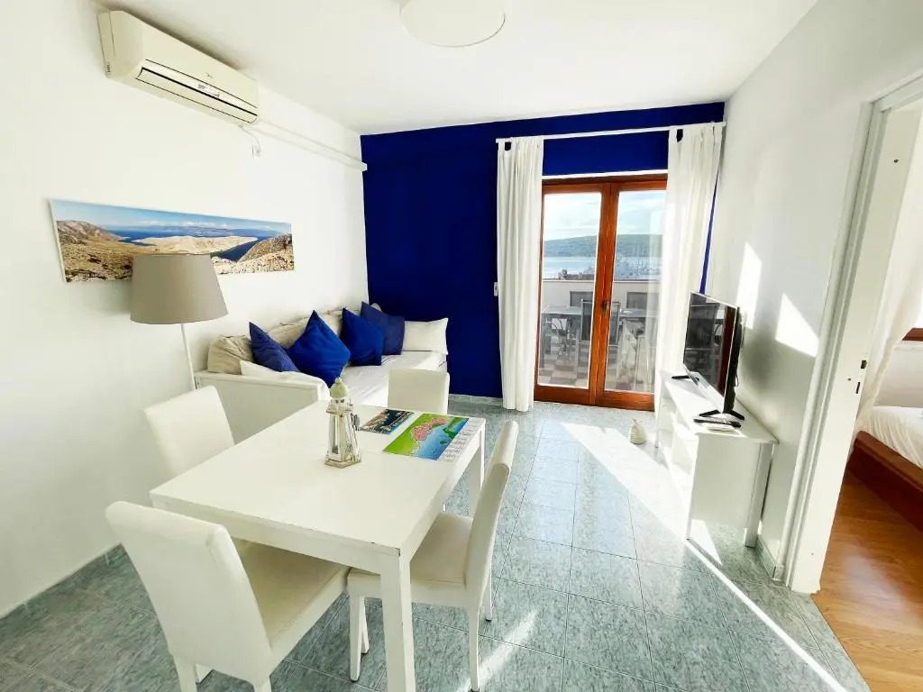 Family Apartments Monika - sea view - heated pool II