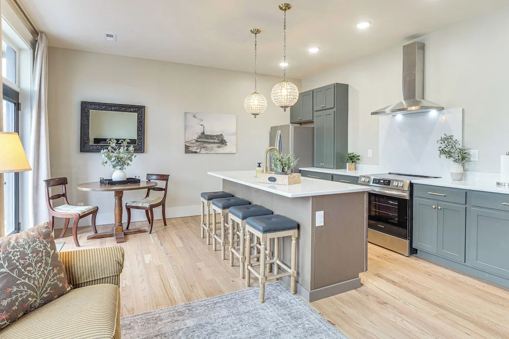 On Dtwn Square! Chic Lawrenceburg Condo w/ Balcony