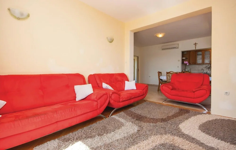 Awesome Home in Brodarica With Wifi and 3 Bedrooms