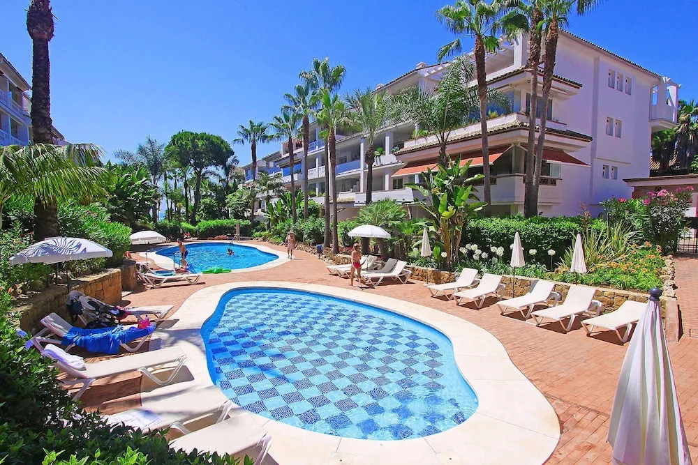 1105 Beachfront Apartment Marbella Golden Mile 4 Pools