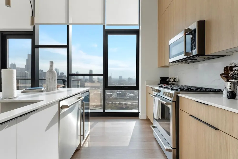 Skyline Penthouse Duo 6 Bedrooms for Large Groups