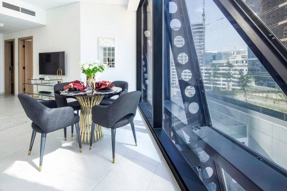 Modern + Minimalist 1BR in Burj Khalifa Boulevard!