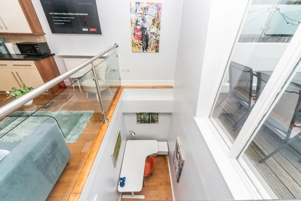 Bright & Chic St John's Hill Duplex