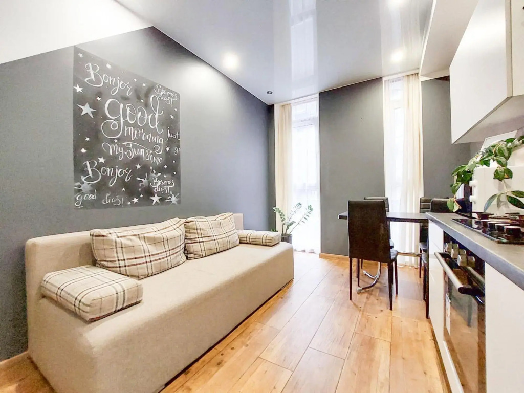Monro Apartment